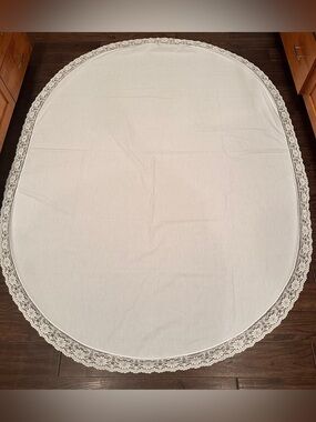 Vintage White Tablecloth Lace Oval 60” x 80”